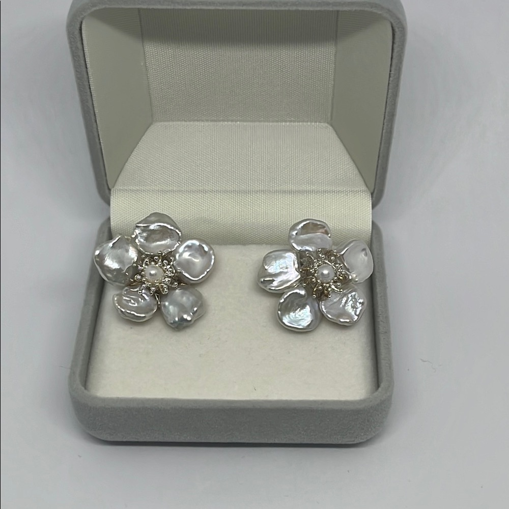Freshwater Pearl Flower Earrings